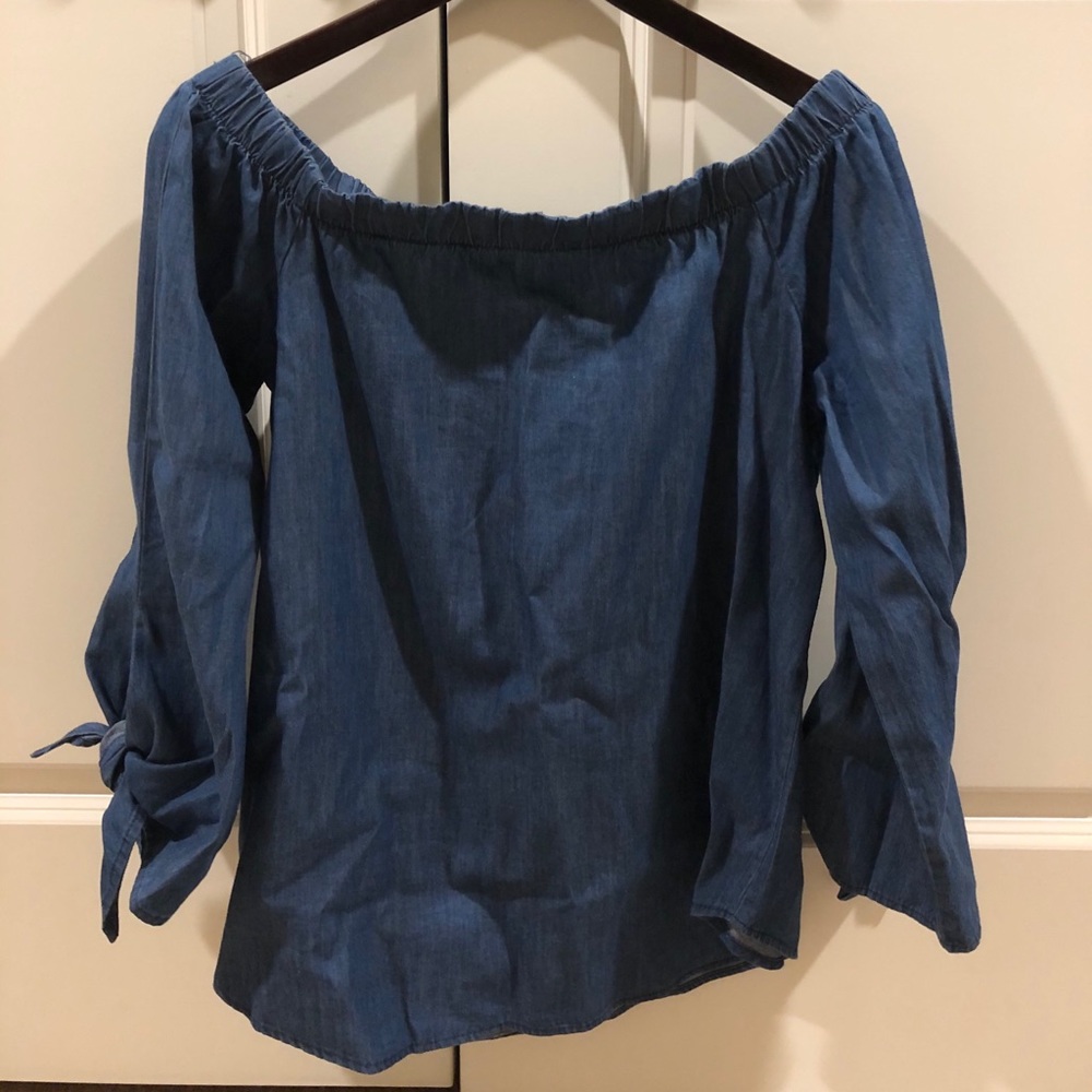Off-shoulder top